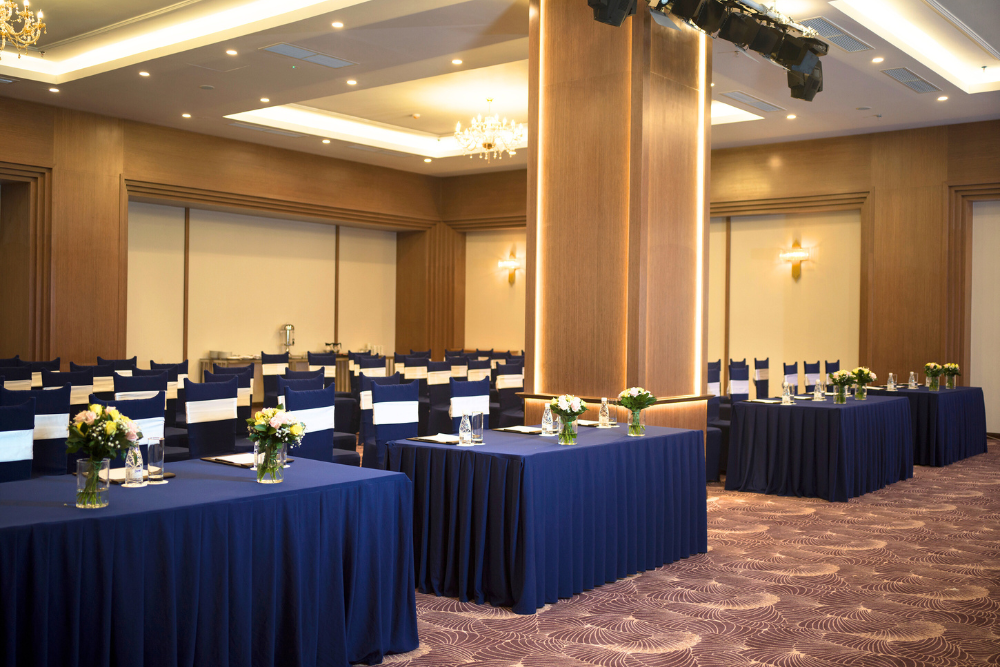 Sảnh Gothic: Vừa, ấm cúng